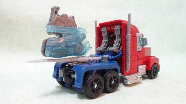 Transformers Prime Optimus Prime Voyager Class  (14 of 15)